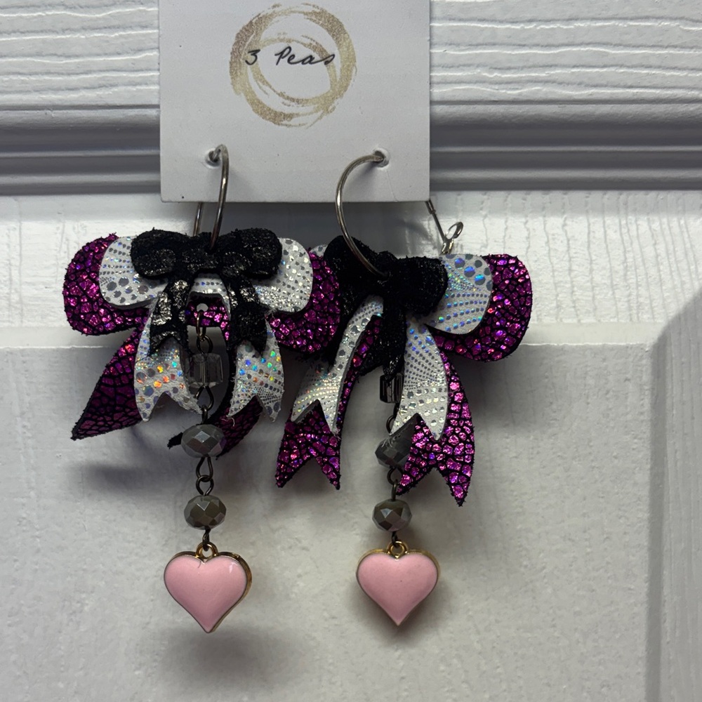 3Peas Layered Leather Bow Earrings with a pinks Heart Charm Earrings New